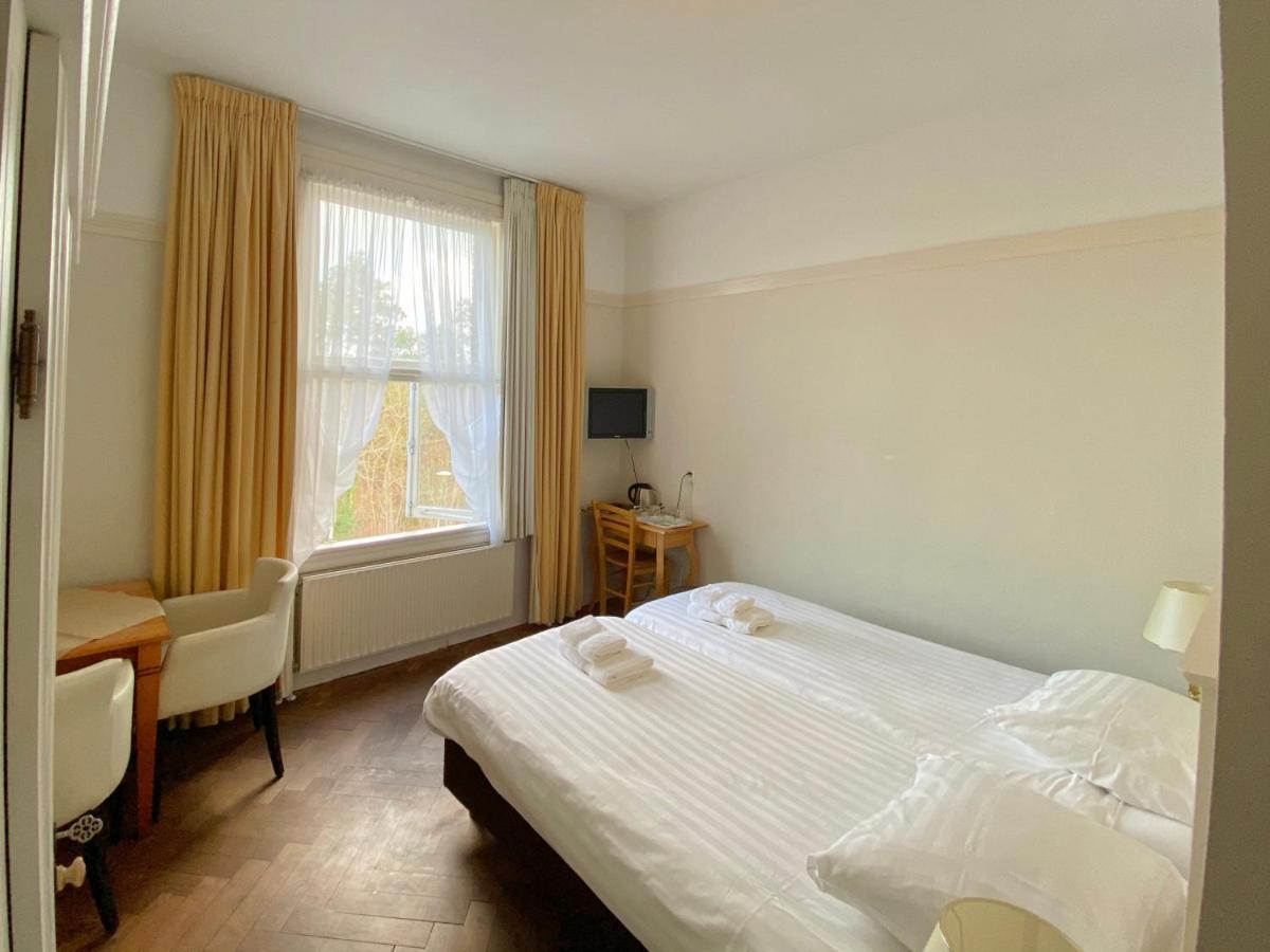 Deluxe Double Room,1039886950:JPEG